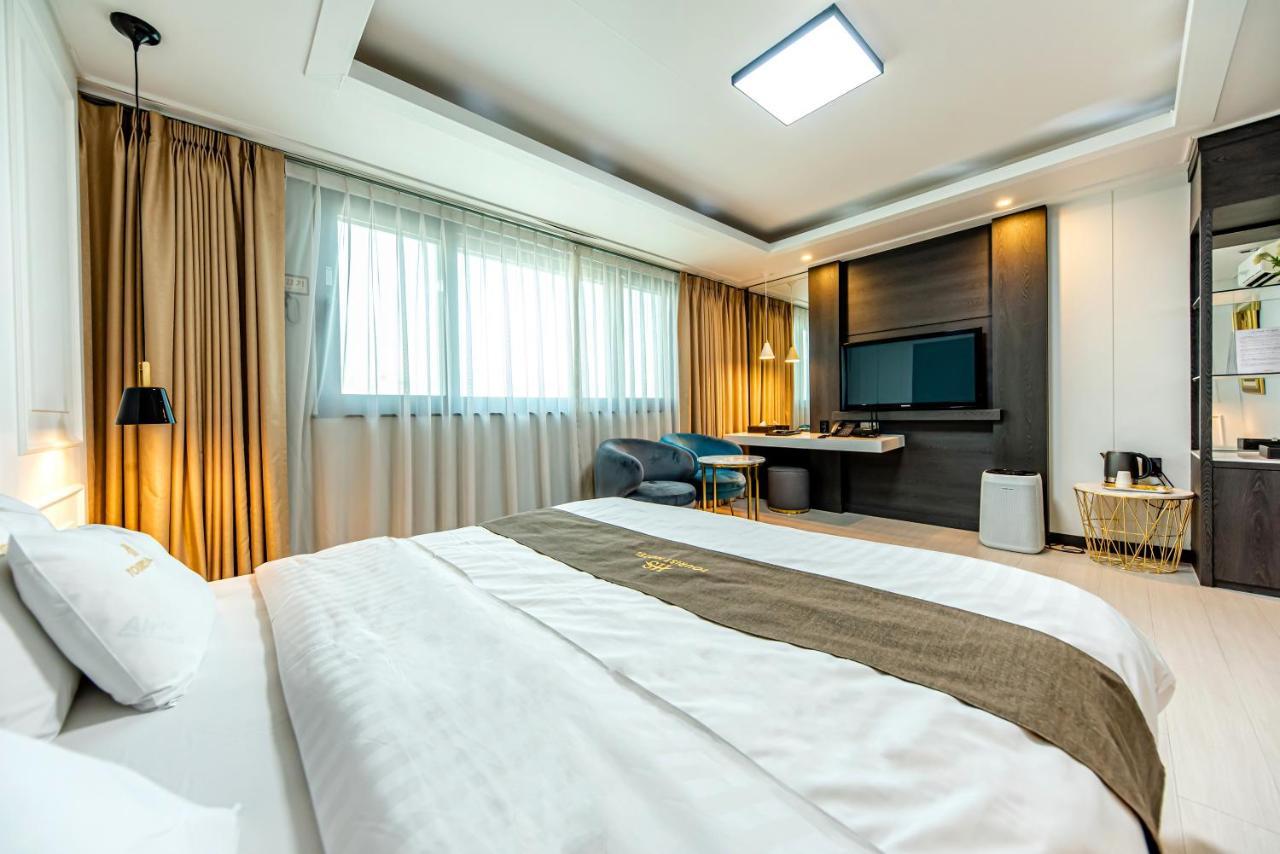 Hs Tourist Hotel Yeosu Eksteriør billede