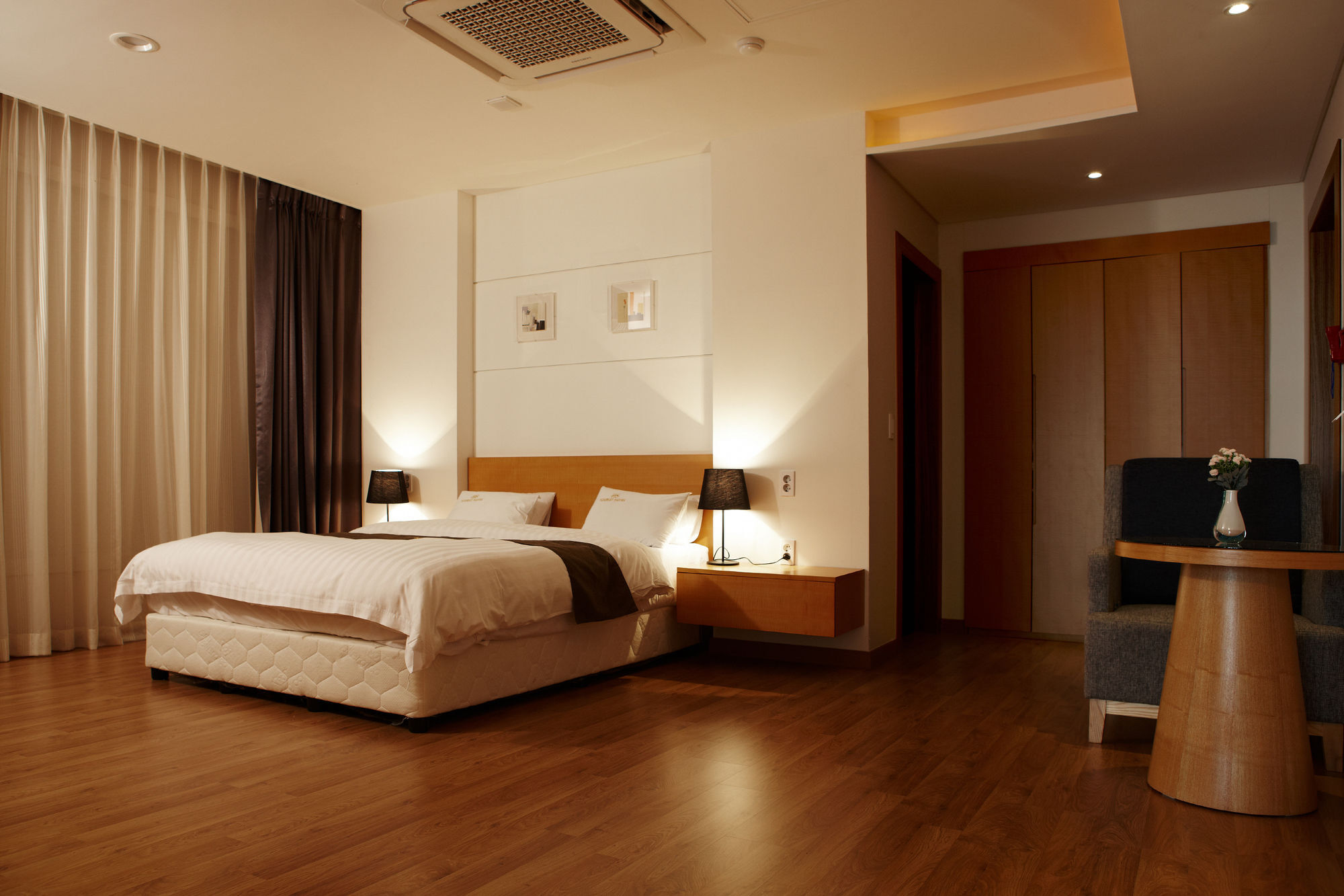 Hs Tourist Hotel Yeosu Eksteriør billede